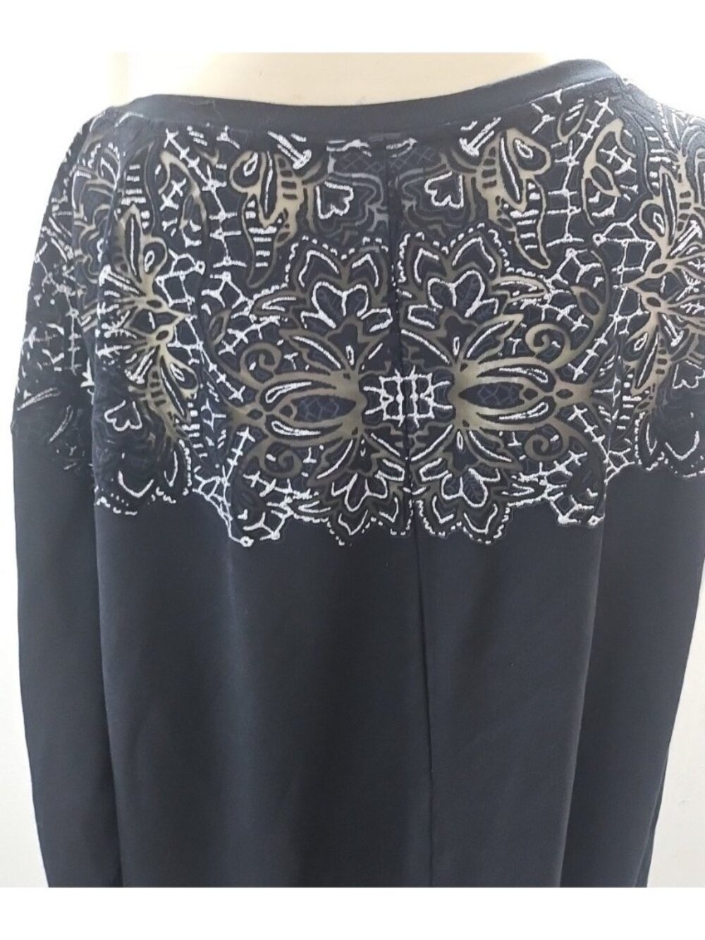 Ava & Viv Black Tunic Top Sheer Mesh Yoke Silver Foil Mandala Plus Size 2X - Picture 5 of 10